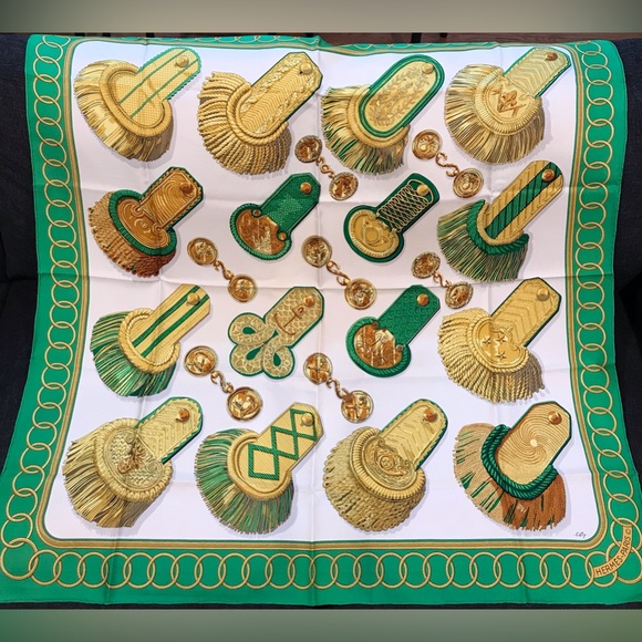 HERMES Carre90 Silk Scarf- 35”x 35”😍💚🔥 - Picture 10 of 17